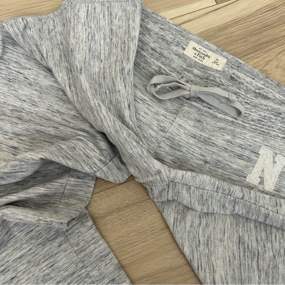 gray abercrombie and fitch ny east coast pants - Picture 7 of 9